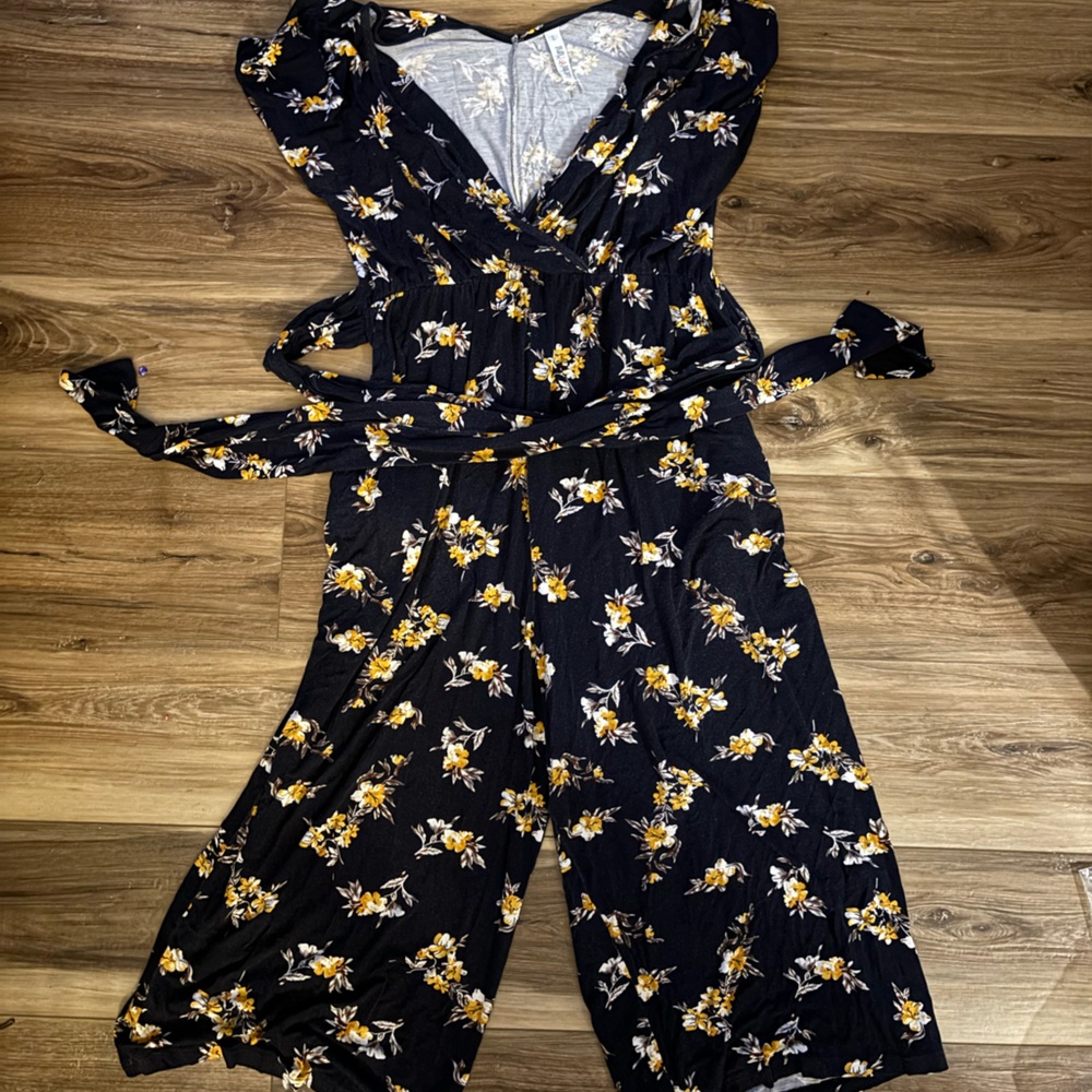Latched Mama V-neck nursing pantsuit